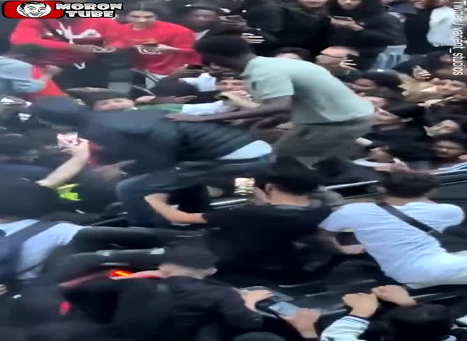 Video :Fans in Oslo attacked YouTuber IShowSpeed - He's not going back to Norway!
